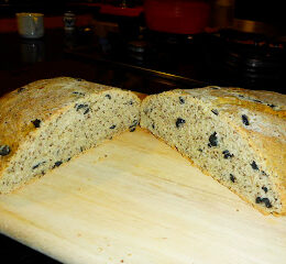 Pan de Campo con Aceite Oliva, Chia y Aceitunas Negras