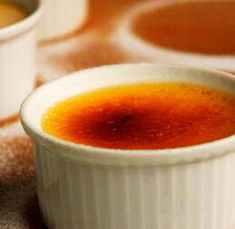 Crème Brûlée con Plátano y Jengibre