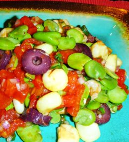 Ensalada Tibia de Habas, Choclo y Tomates