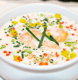 Sopa Fría de Persia con Camarones