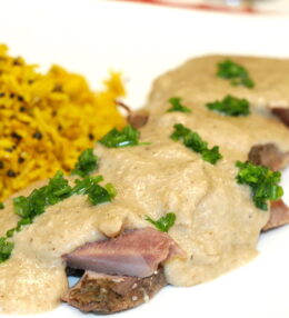 Lengua con Salsa Nogada