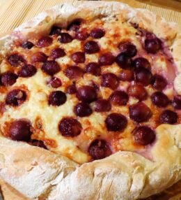 Schiacciata con Uva y Queso de Cabra