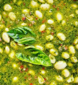 Porotos granados al pesto